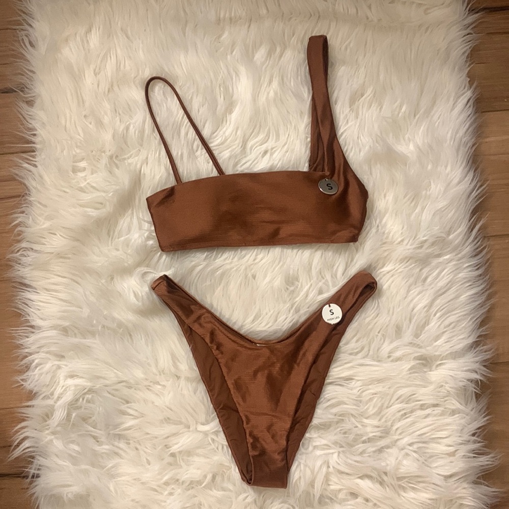 NWT Gorgeous 2 piece bikini top and bottom